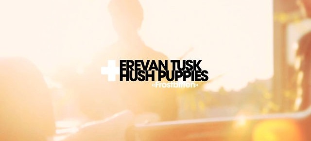 Erevan Tusk + Hushpuppies jouent "Frostbitten" en terrasse